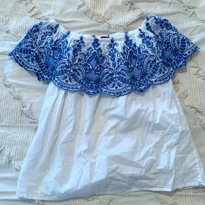 Off the shoulder embroidered shirt